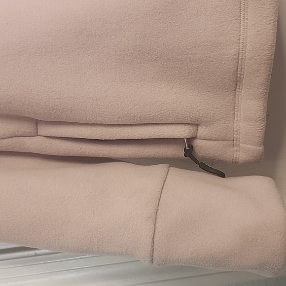 Calvin Klein Women's Soft Pink Hooded Ski Jacket. - Picture 3 of 12